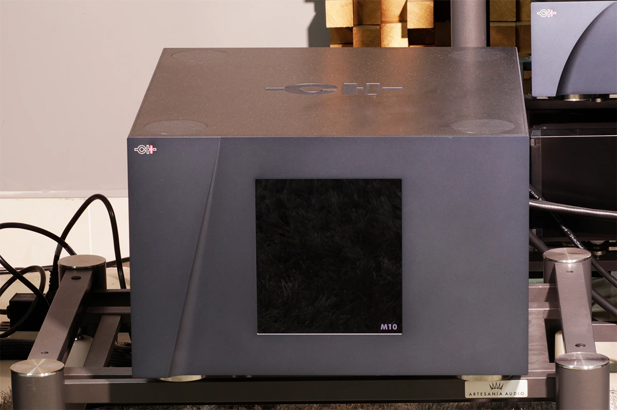 CH Precision M10 Stereo. Image (c) hifiverse