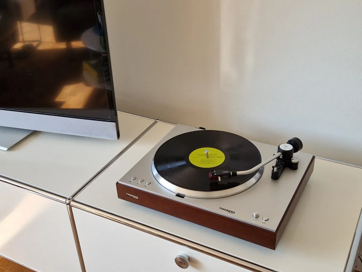 Thorens TD 404 DD – the Latest Direct Drive Turntable