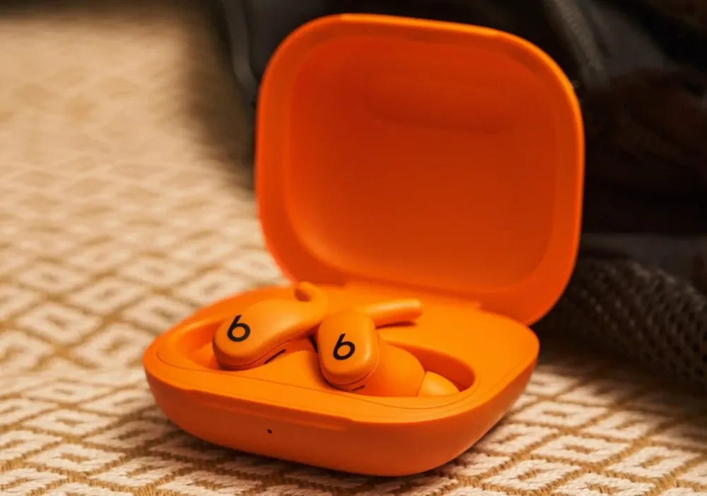 Powerbeats Fit