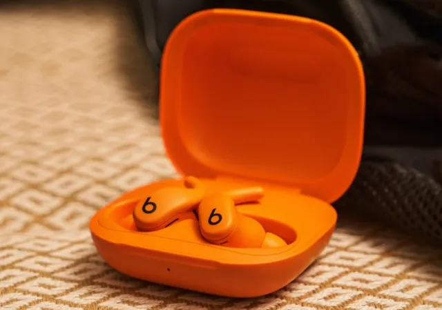 Apple Powerbeats Fit