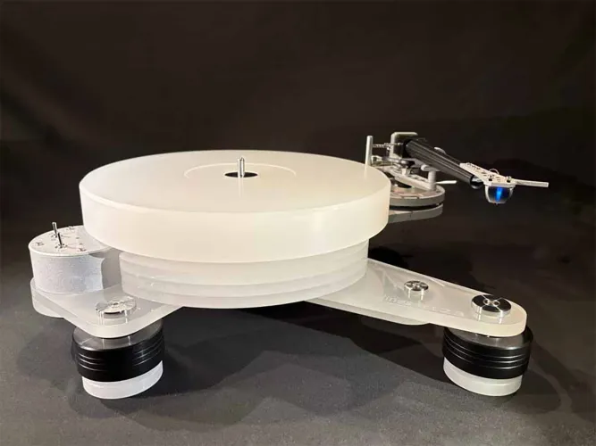 The Debut of the Soulines tt23 Vinyl Turntable Will Take Place in Bristol