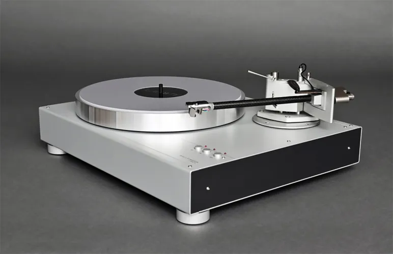 Ballfinger T 002 B – Reel-to-Reel Tape Recorder Manufacturer Introduces Its First Vinyl Turntable