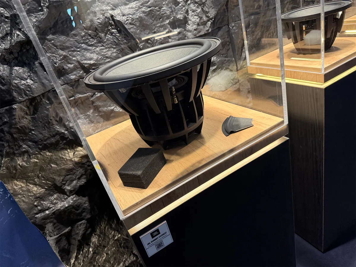 JBL Summit Everest