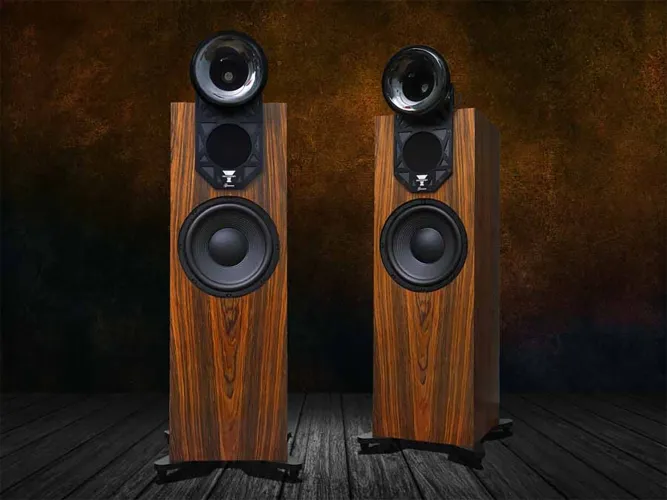 ThivanLabs Showed the Ultimate 300 Tube Preamplifier and GrandHorn Gamma Horn Speakers