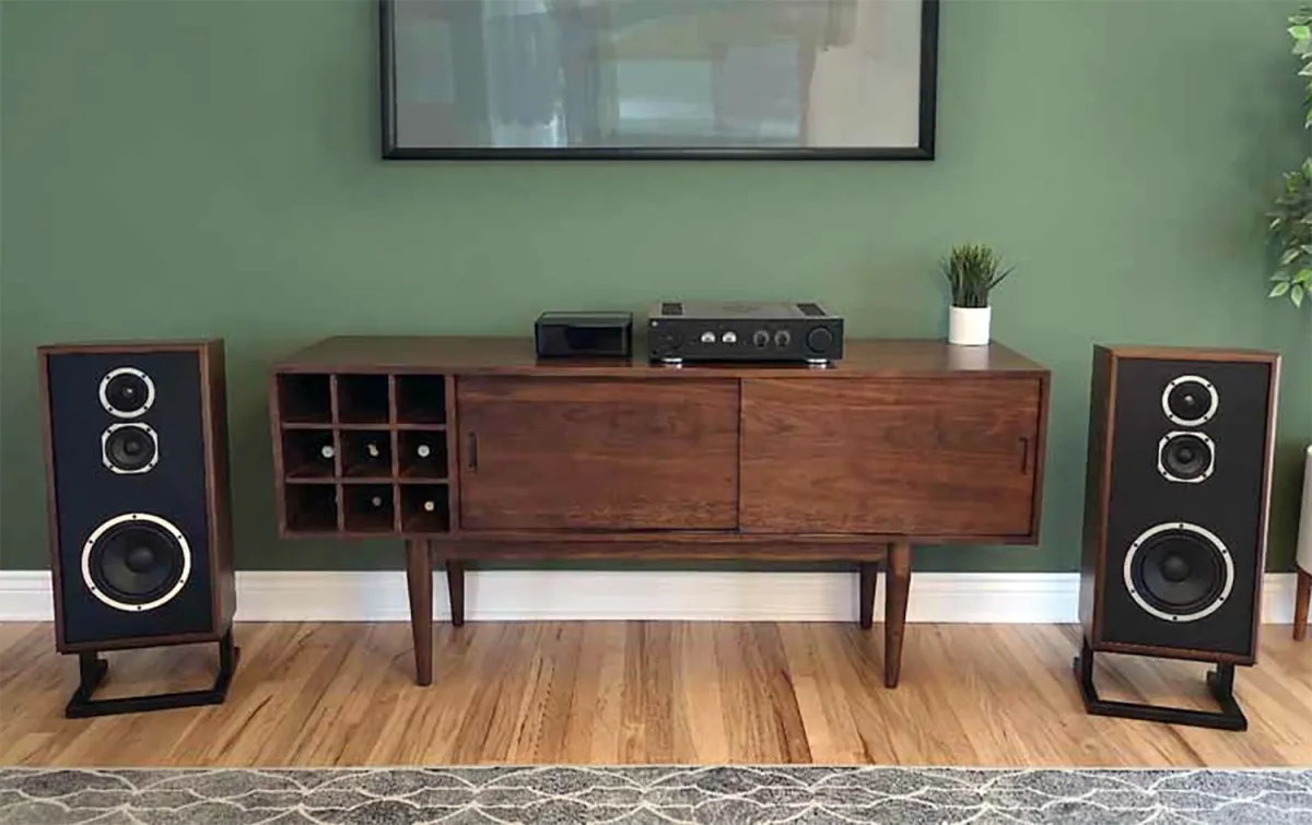 KLH Model Four