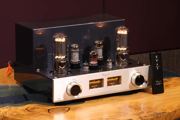 Cayin Jazz 100 - a Single-Ended Amplifier with 46 Watts on Tap