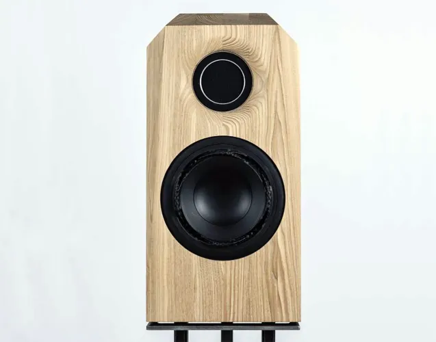 WLM Ella MK2 Purifi Monitor – Compact Loudspeakers in Solid-Wood Cabinets