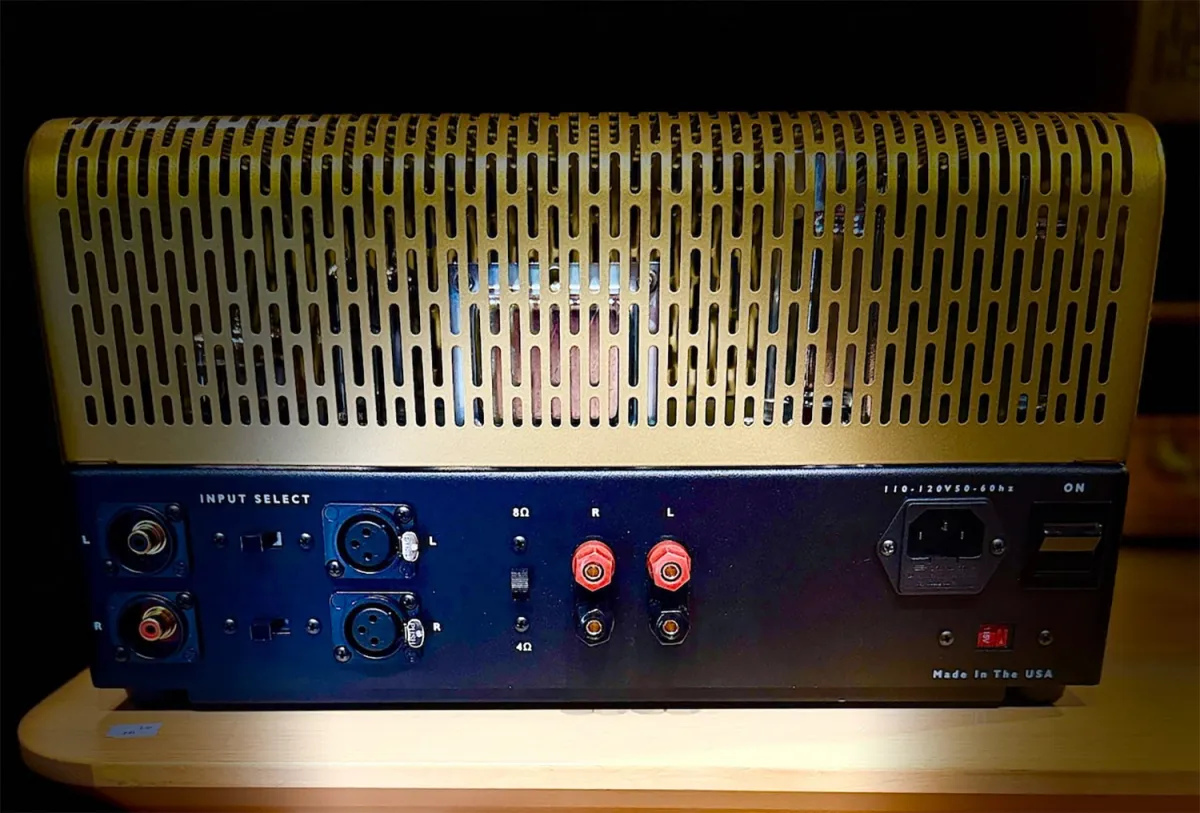 Pilot Radio 232