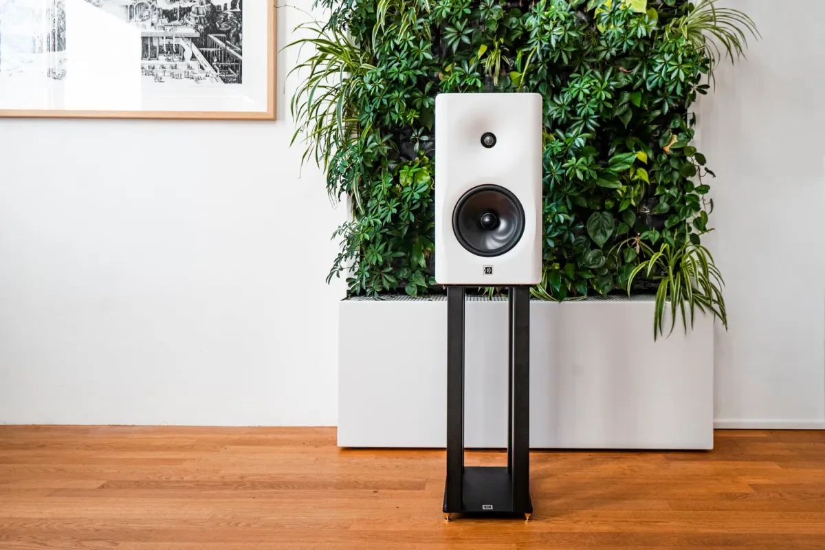 Dutch & Dutch 8c Studio active loudspeakers