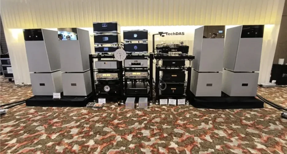 Goldmund Telos 9800 – 400,000 Francs for 1,560 Watts of Power