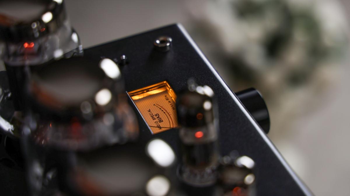 LM-216IA PLUS Integrated Tube Amplifier – Push-Pull KT88 – 2x45W 5