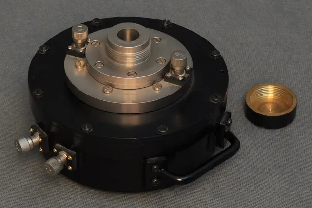 Line Magnetic LM-555