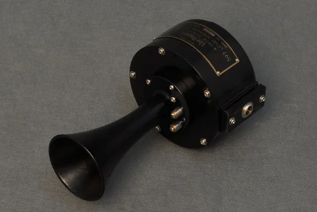 Line Magnetic LM-597