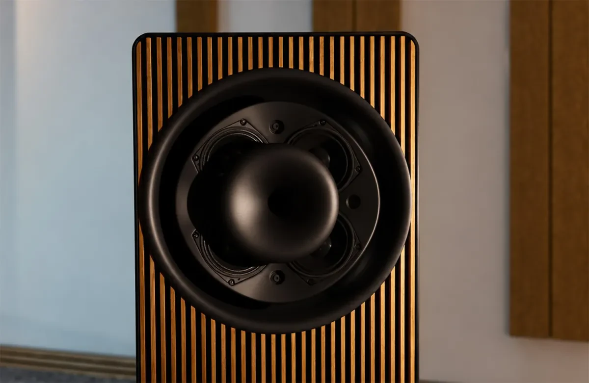 Silent Pound Parallax