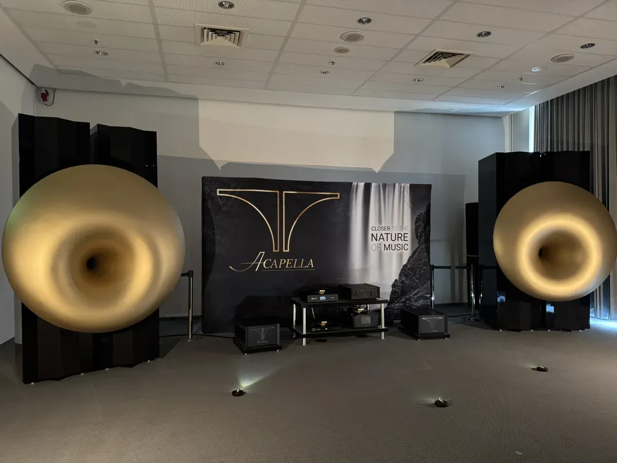 Acapella Hypersphere